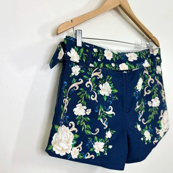 NWT Farm Rio High Rise Belted Navy Blue Flower Tapestry Shorts Size 30 Medium - Picture 6 of 9
